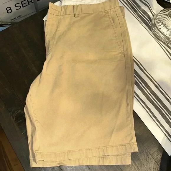 old Navy men flat front khaki shorts size 36 - Picture 3 of 7